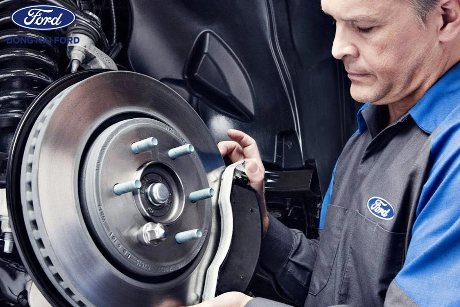 Bảo dưỡng xe Ford định kỳ chi tiết nhất