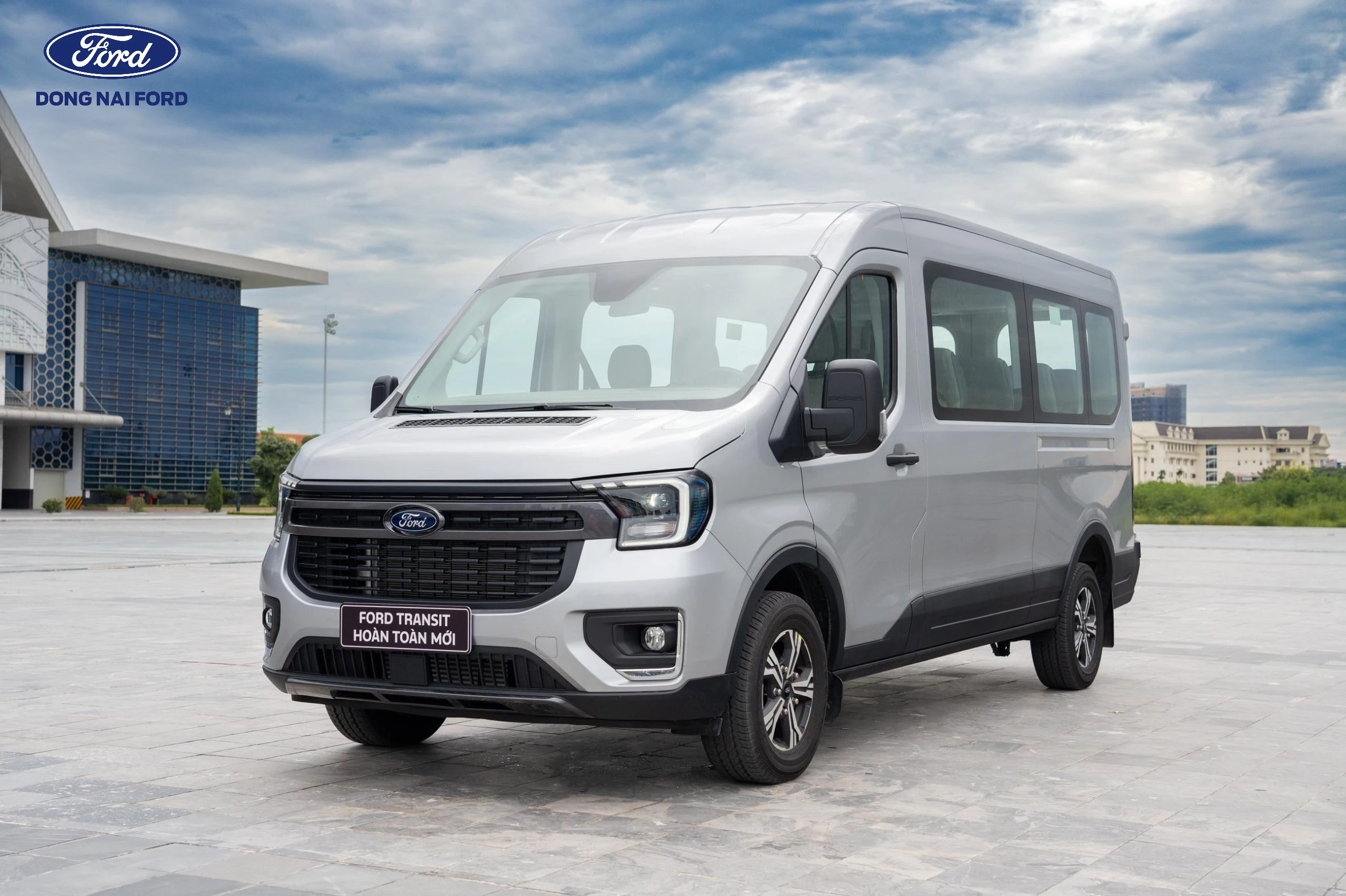 Bảng gi&aacute; xe 16 chỗ Ford Transit