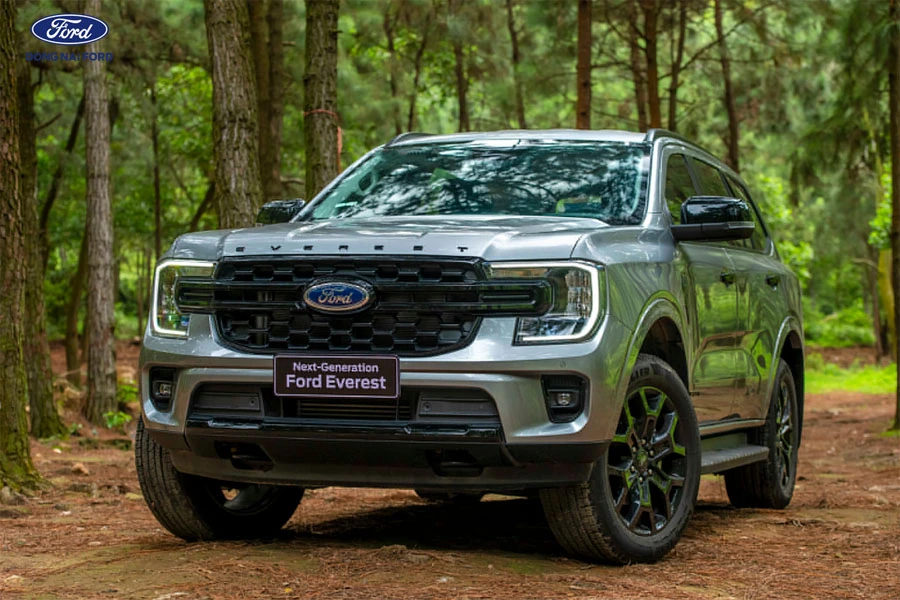 bang-gia-xe-ford-everest-long-an