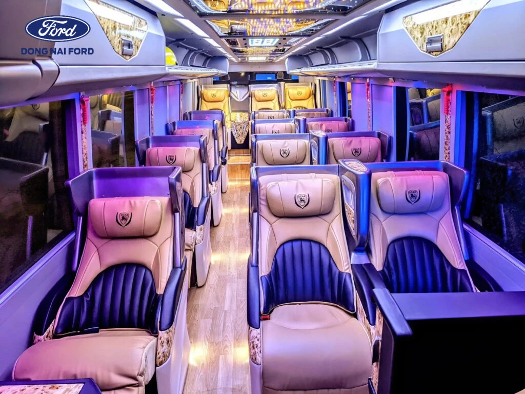 Bảng gi&aacute; xe limousine 16 chỗ theo từng phi&ecirc;n bản