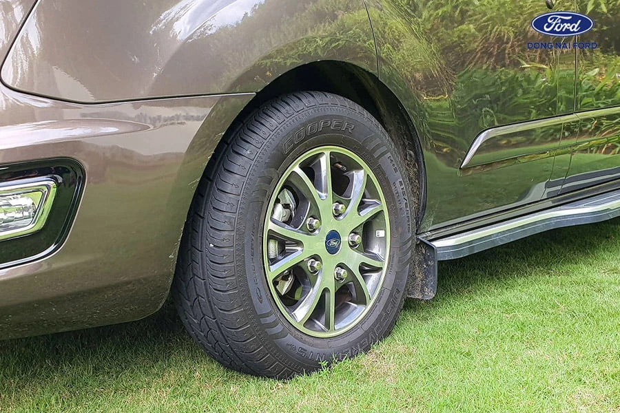 banh-xe-ford-tourneo-16-inch
