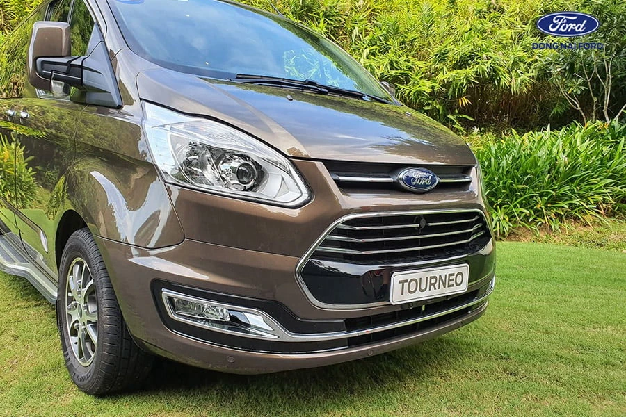 cum-den-pha-led-ford-tourneo-lam-dong