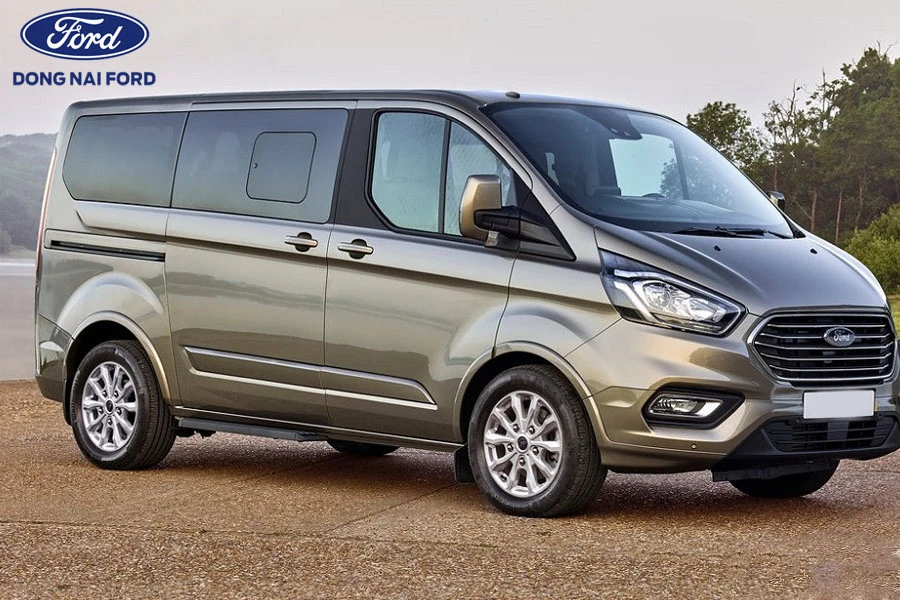 dia-chi-ban-cac-dong-xe-ford-7-cho-uy-tin-nhat