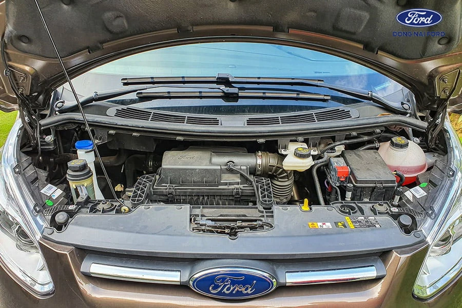 dong-co-xe-ford-tourneo-lam-dong