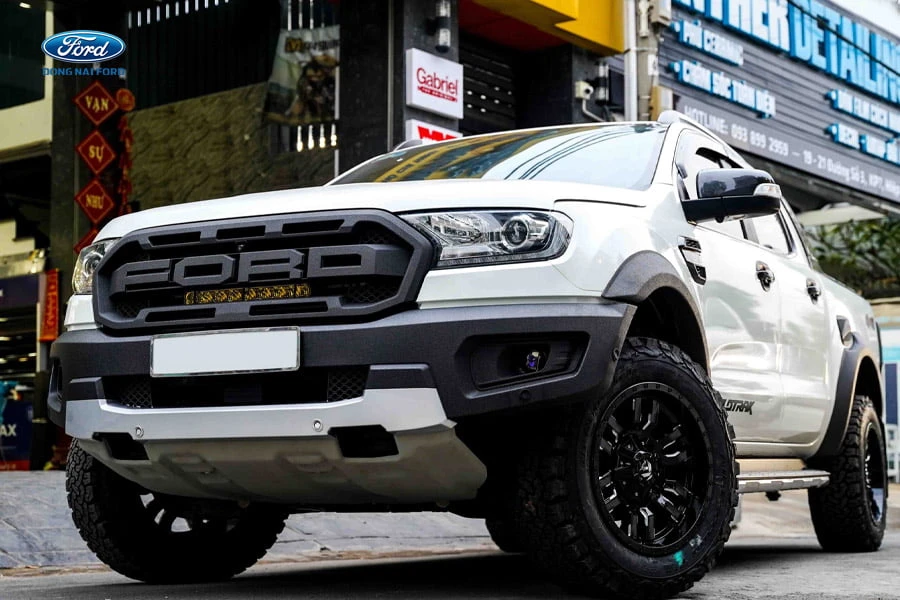 ford-ranger-raptor-do-doc-la