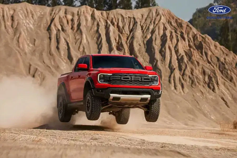 ford-raptor-vuot-moi-dia-hinh