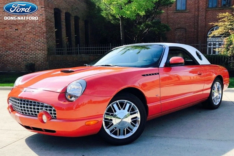 Ford-Thunderbird-Bond