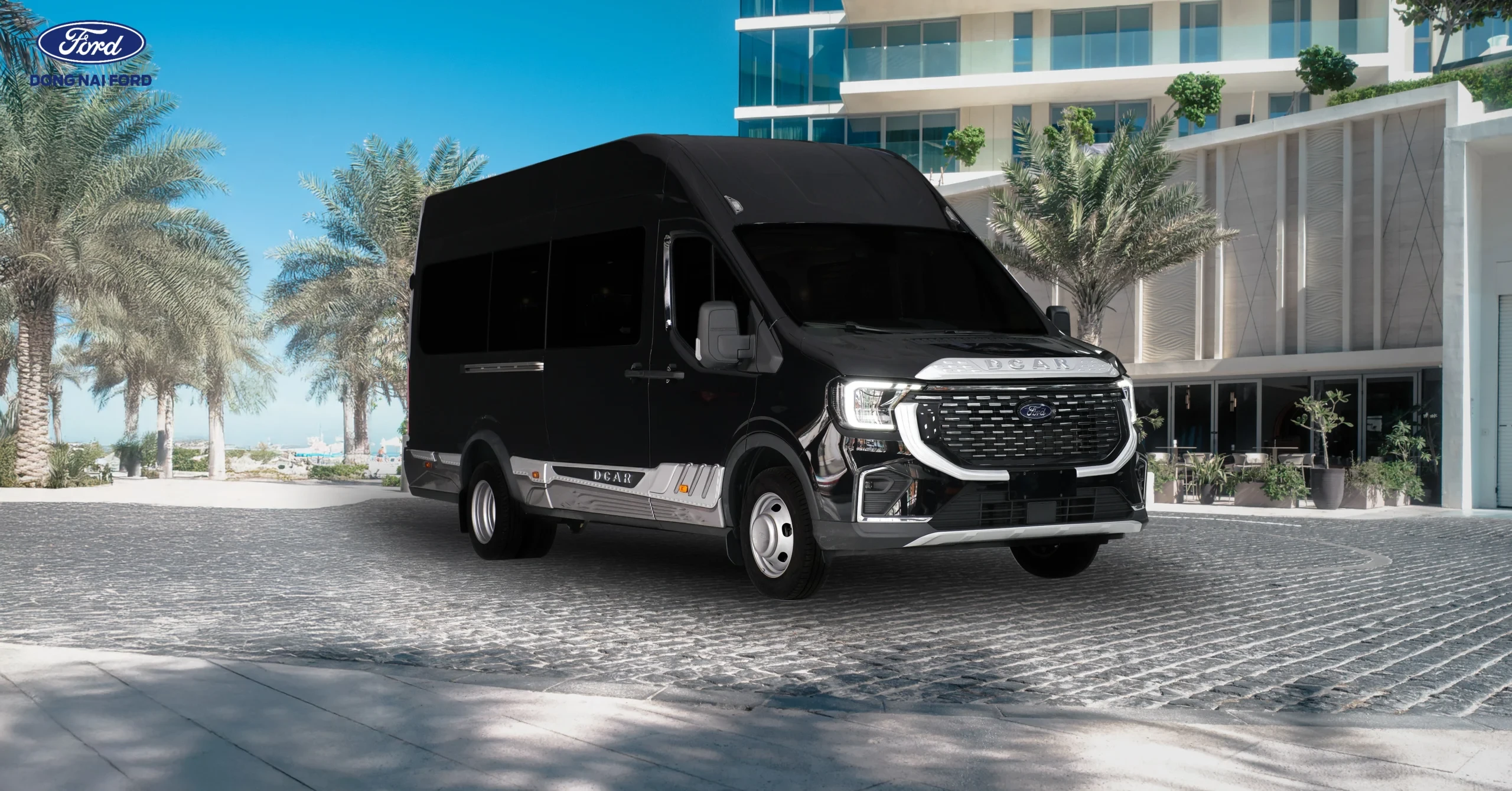 Kh&aacute;m ph&aacute; chi tiết d&ograve;ng xe Ford Transit Premium 16 chỗ