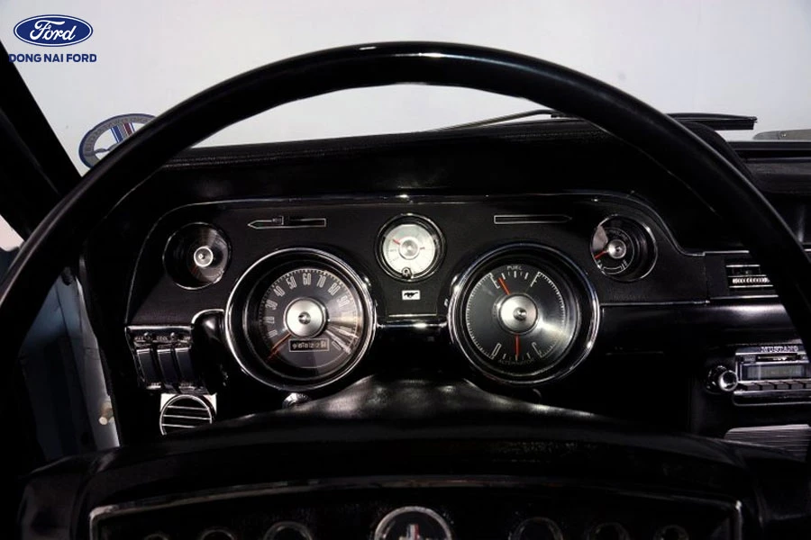 mat-dong-ho-ford-mustang-1969