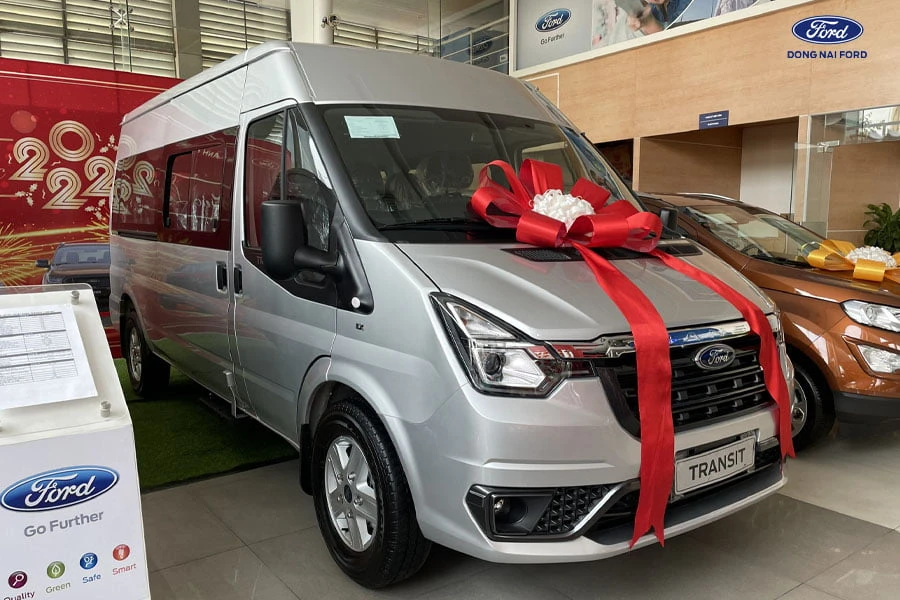 mau-xe-ford-transit-lam-dong