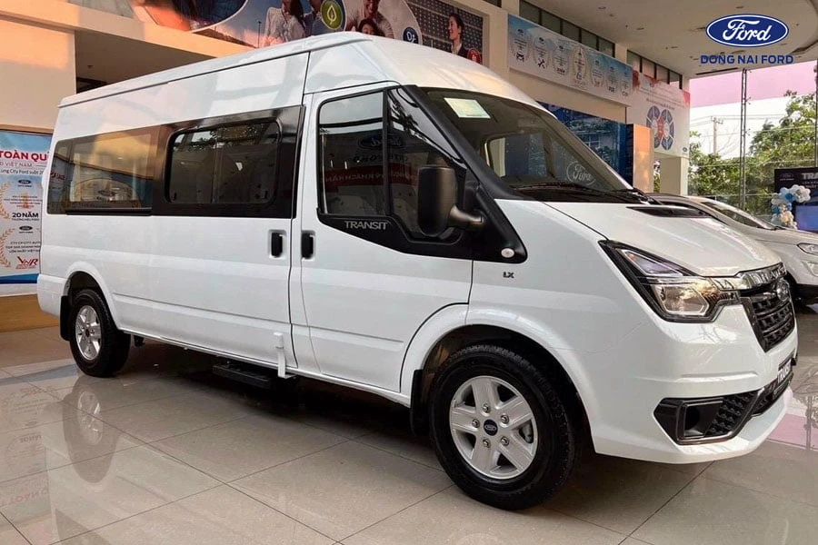 mua-xe-ford-transit-tra-gop