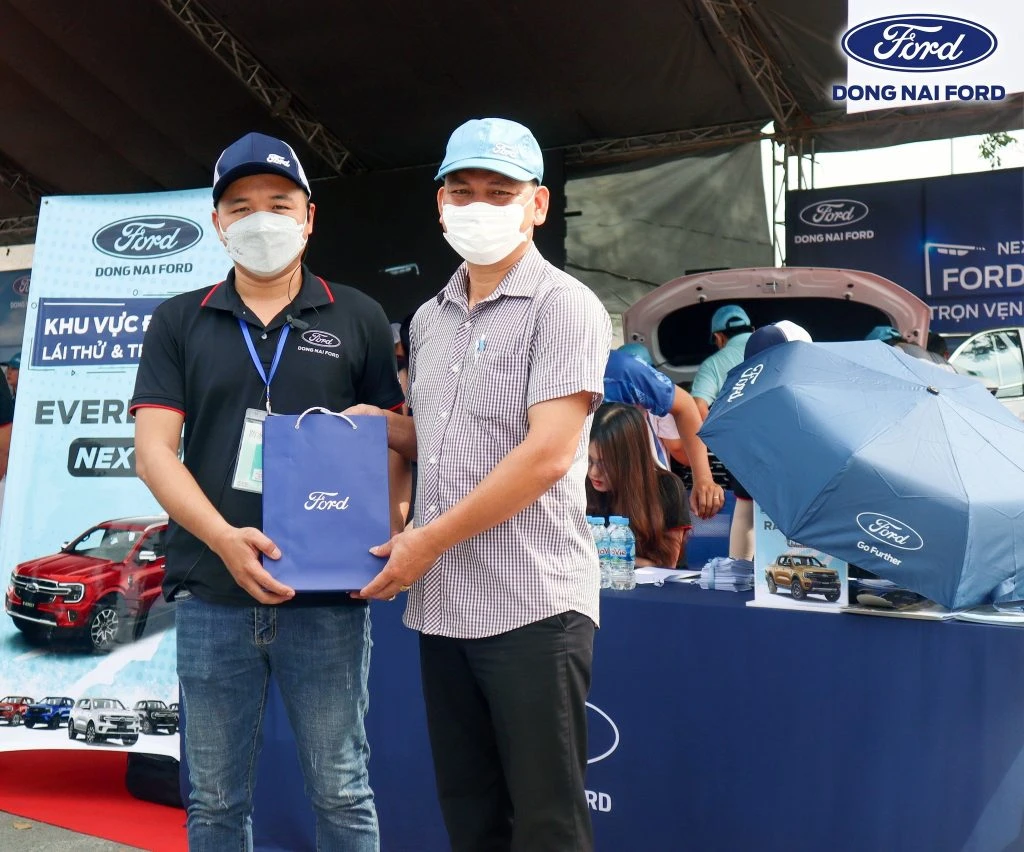 nhung-mon-qua-nho-ma-dong-nai-ford-danh-tang-khach-hang