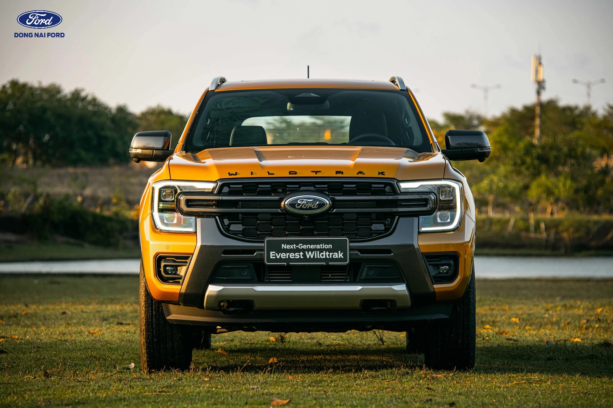 Phi&ecirc;n bản xe Ford Everest 5 chỗ