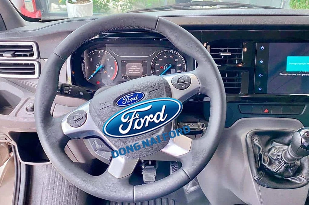 sieu-pham-ford-transit