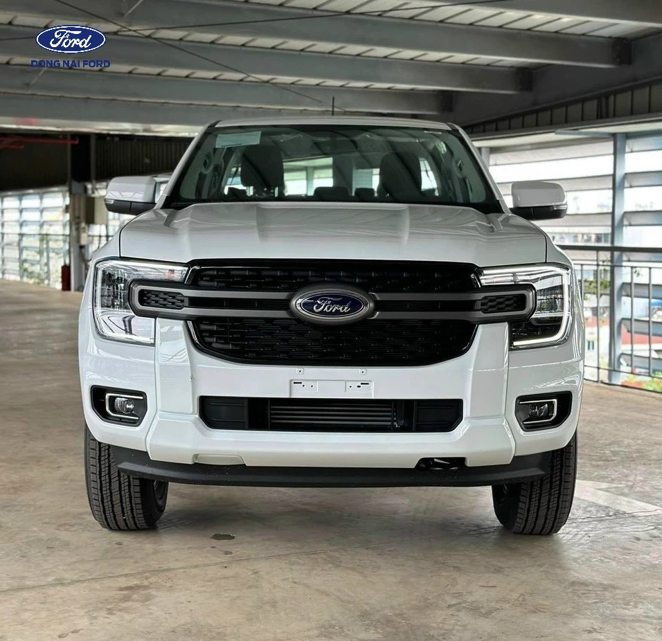 Thiết kế đầu xe Ford Ranger m&agrave;u trắng