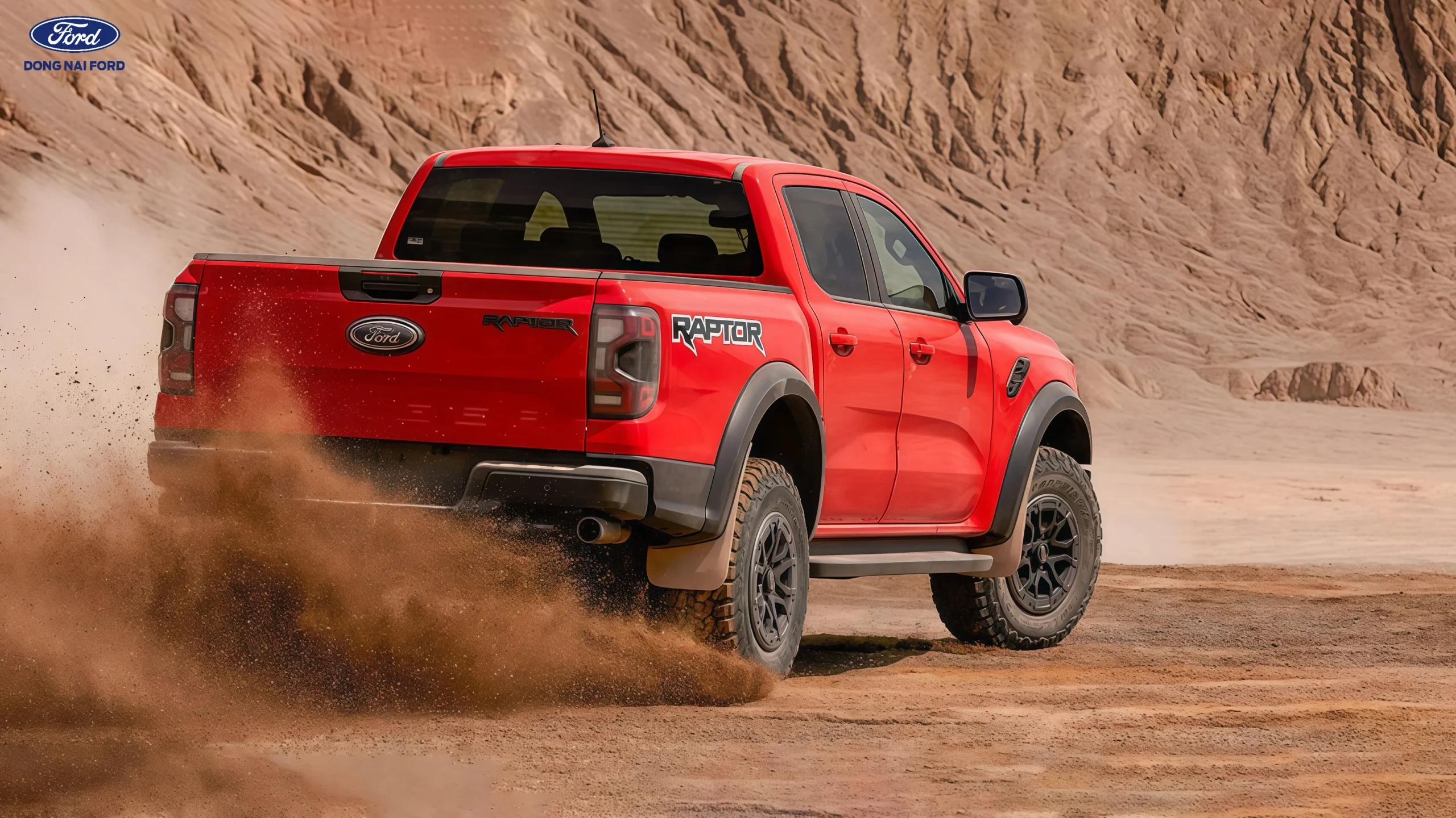 Thiết kế d&ograve;ng xe Ford Raptor nhập Mỹ