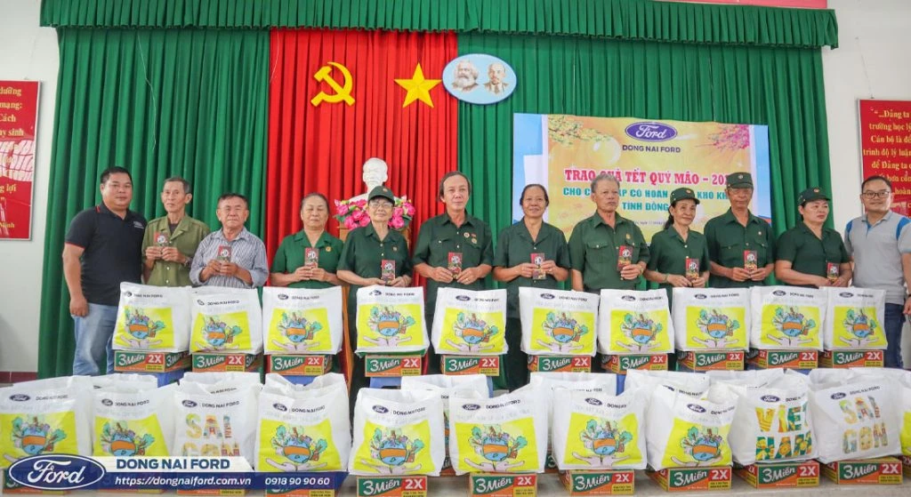 trao-qua-tet-quy-mao-cho-cuu-tnxp-co-hoan-canh-kho-khan-tai-tinh-dong-nai