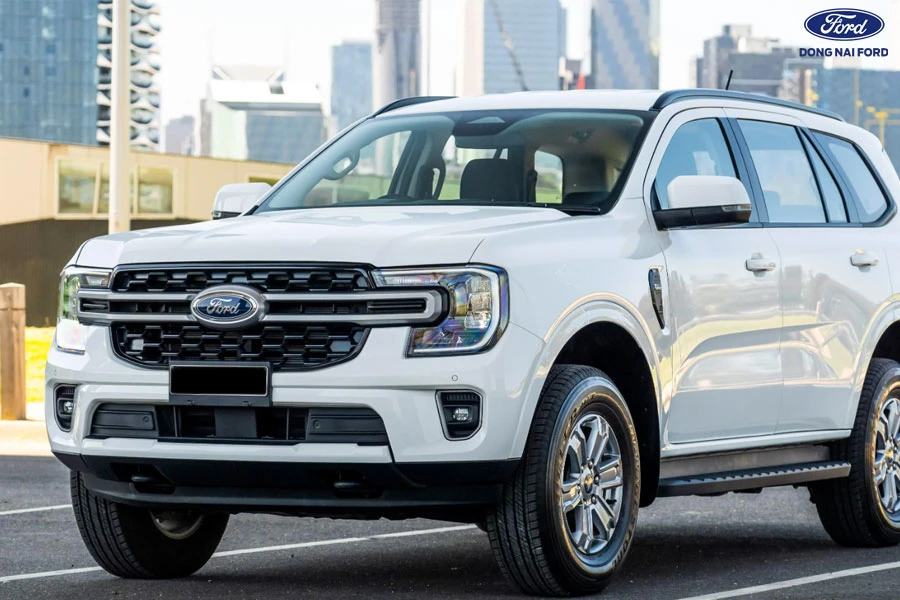 Thông tin mẫu xe SUV 7 chỗ đời mới – Ford Everest Ambiente