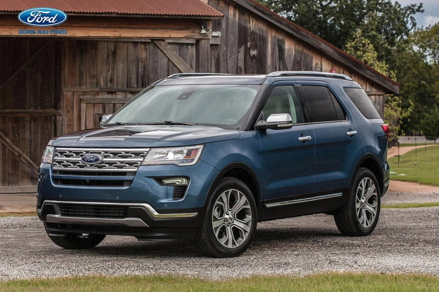 xe-ford-explorer-ben-tre