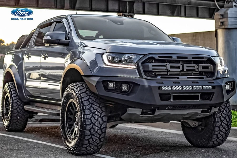 xe-ford-raptor-do-manh-me