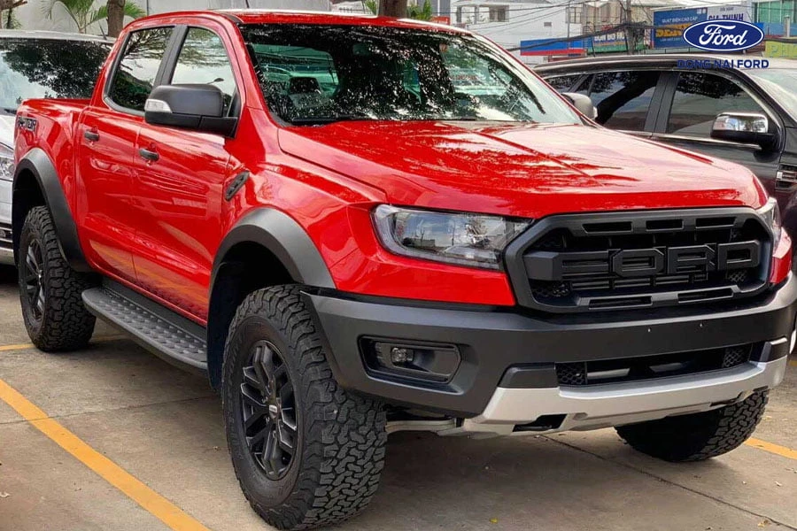 xe-ford-raptor-long-an