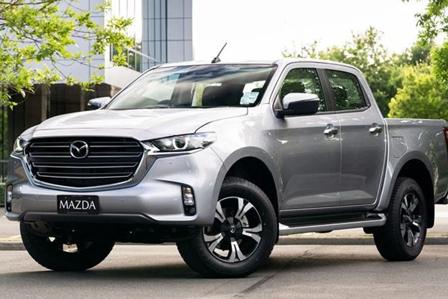 xe-mazda-cao-cap